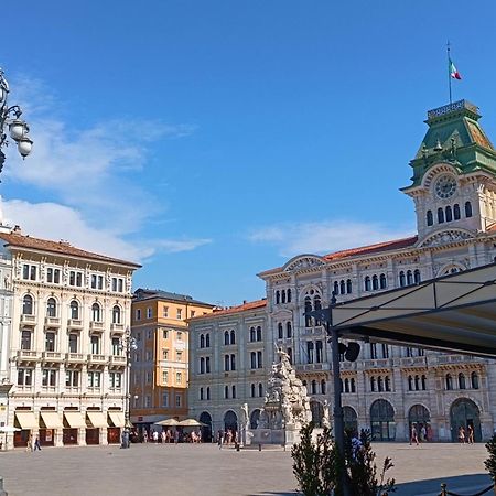 Casa Vacanze Trieste - Vista Piazza Unita Extérieur photo