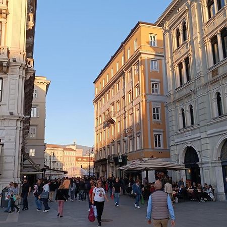 Casa Vacanze Trieste - Vista Piazza Unita Extérieur photo