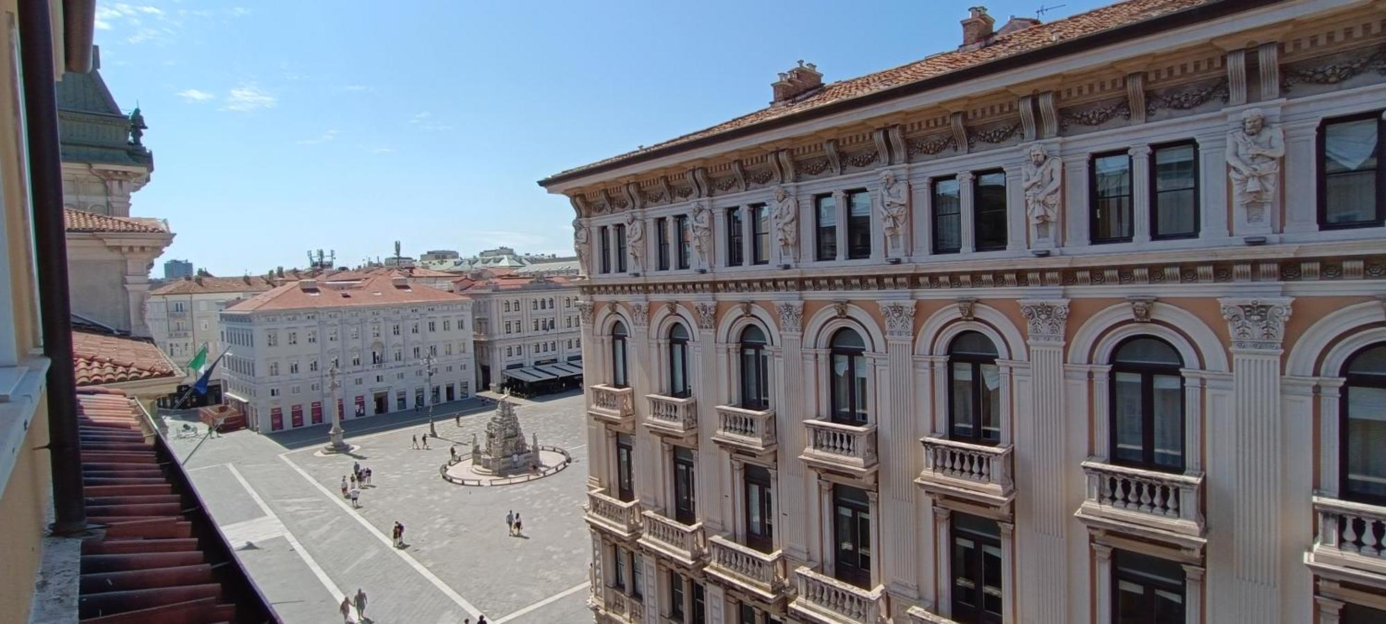 Casa Vacanze Trieste - Vista Piazza Unita Extérieur photo