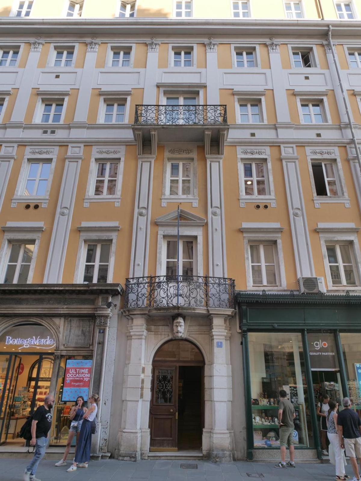 Casa Vacanze Trieste - Vista Piazza Unita Extérieur photo