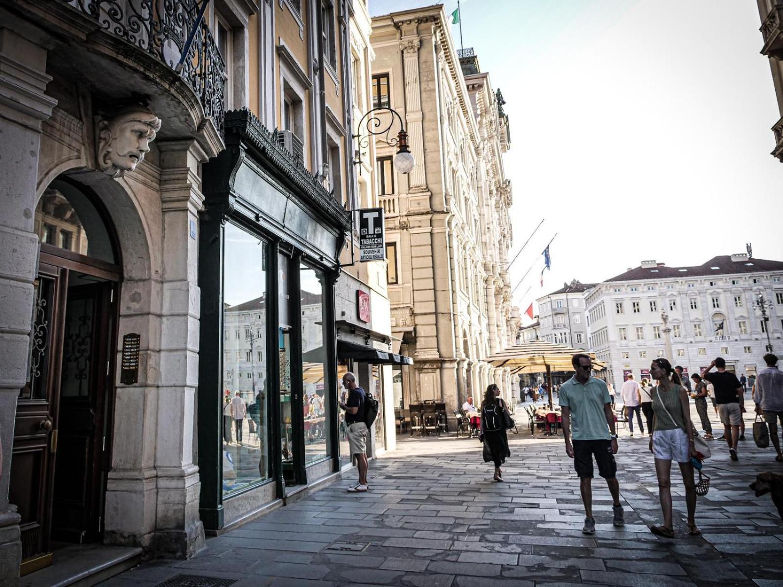 Casa Vacanze Trieste - Vista Piazza Unita Extérieur photo