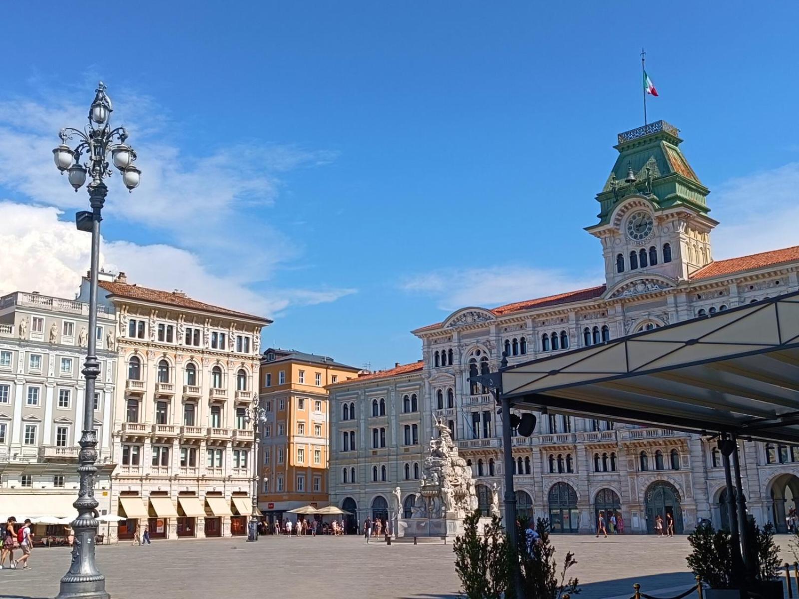 Casa Vacanze Trieste - Vista Piazza Unita Extérieur photo